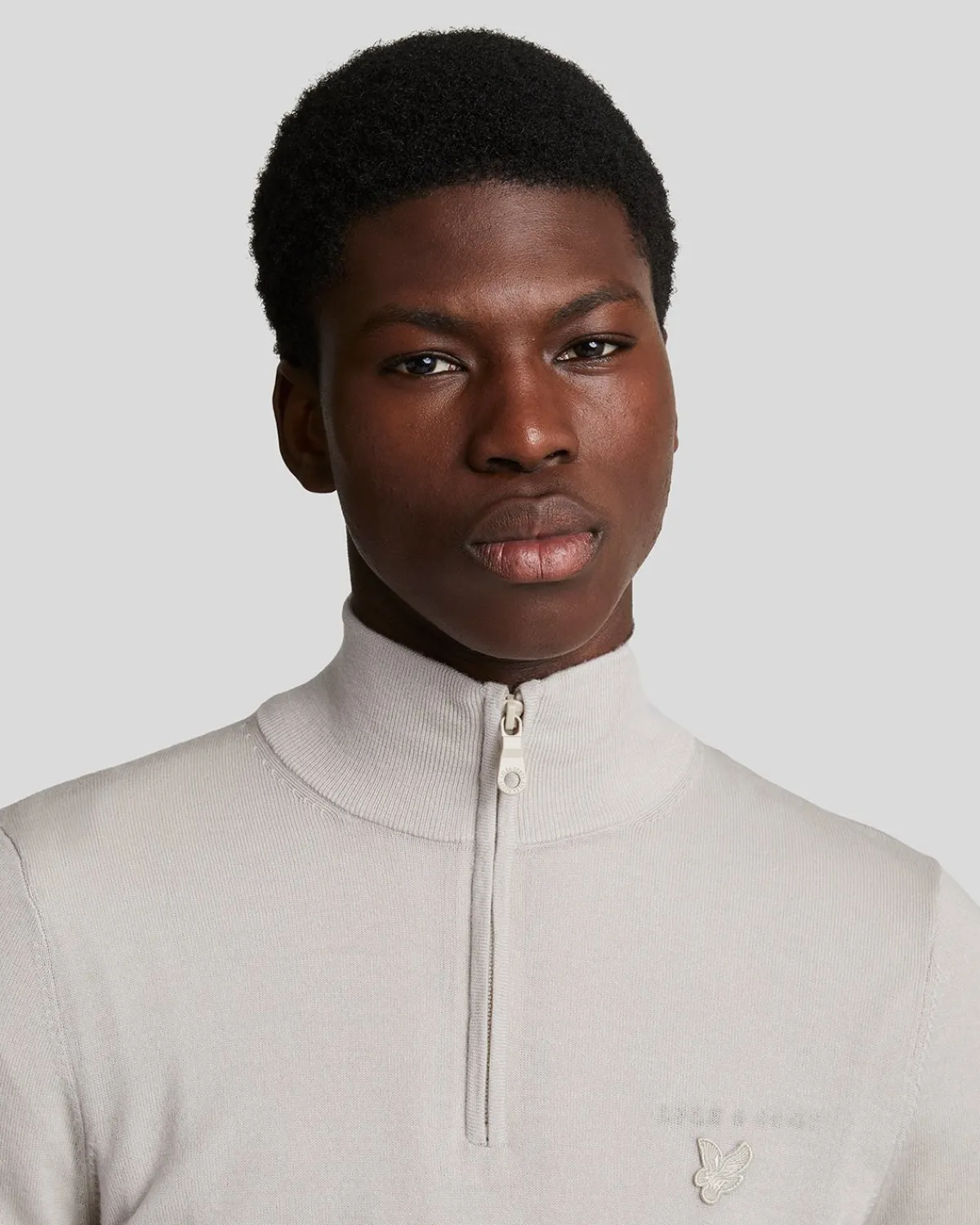 tonal_eagle_merino__zip_pullover_3-2.webp Lyle & Scott Reframed | Pullover & Strickwaren<Tonal Eagle Merino 1/4 Zip Pullover Cove