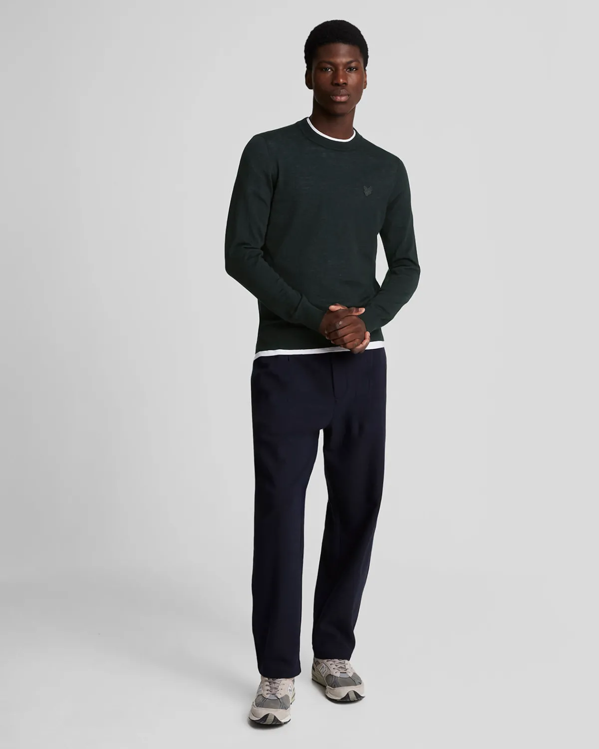 tonal_eagle_merino_rundhalspullover_1.webp Lyle & Scott Reframed | Pullover & Strickwaren<Tonal Eagle Merino Rundhals-Pullover JetBlack