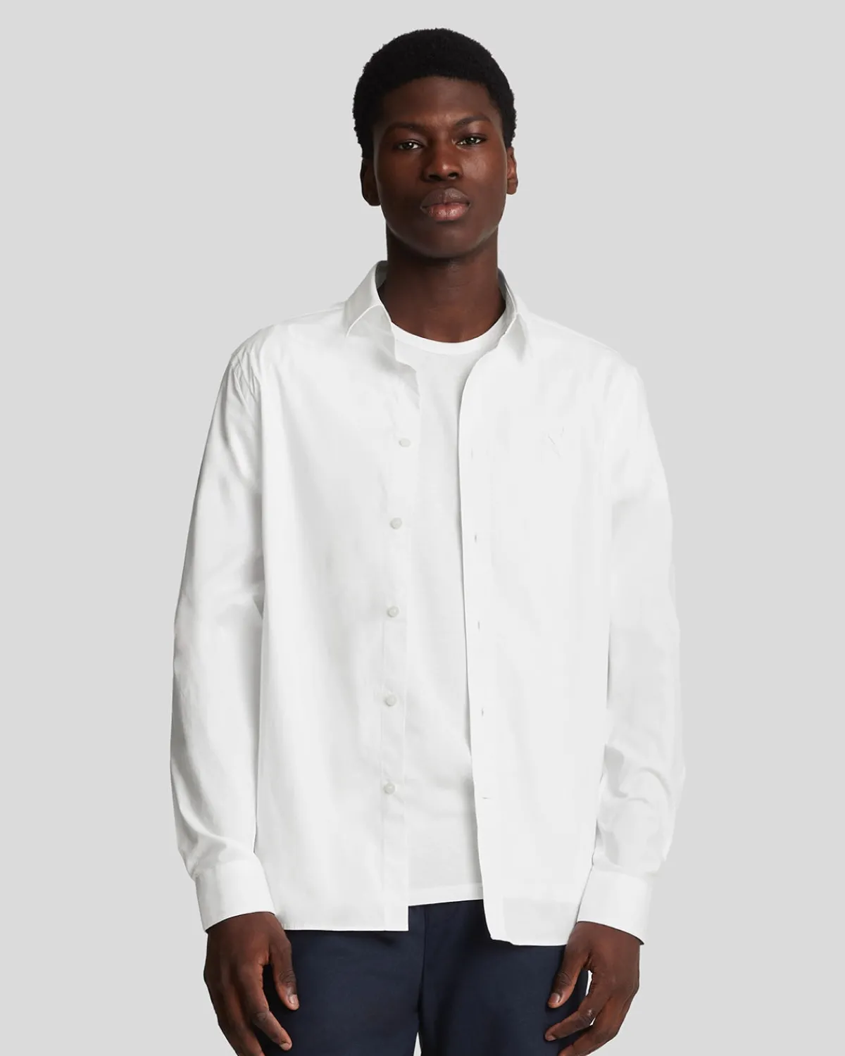 tonal_eagle_pflegeleichtes_popelinehemd_0-1.webp Lyle & Scott Reframed | Hemden<Tonal Eagle Pflegeleichtes Popeline-Hemd White