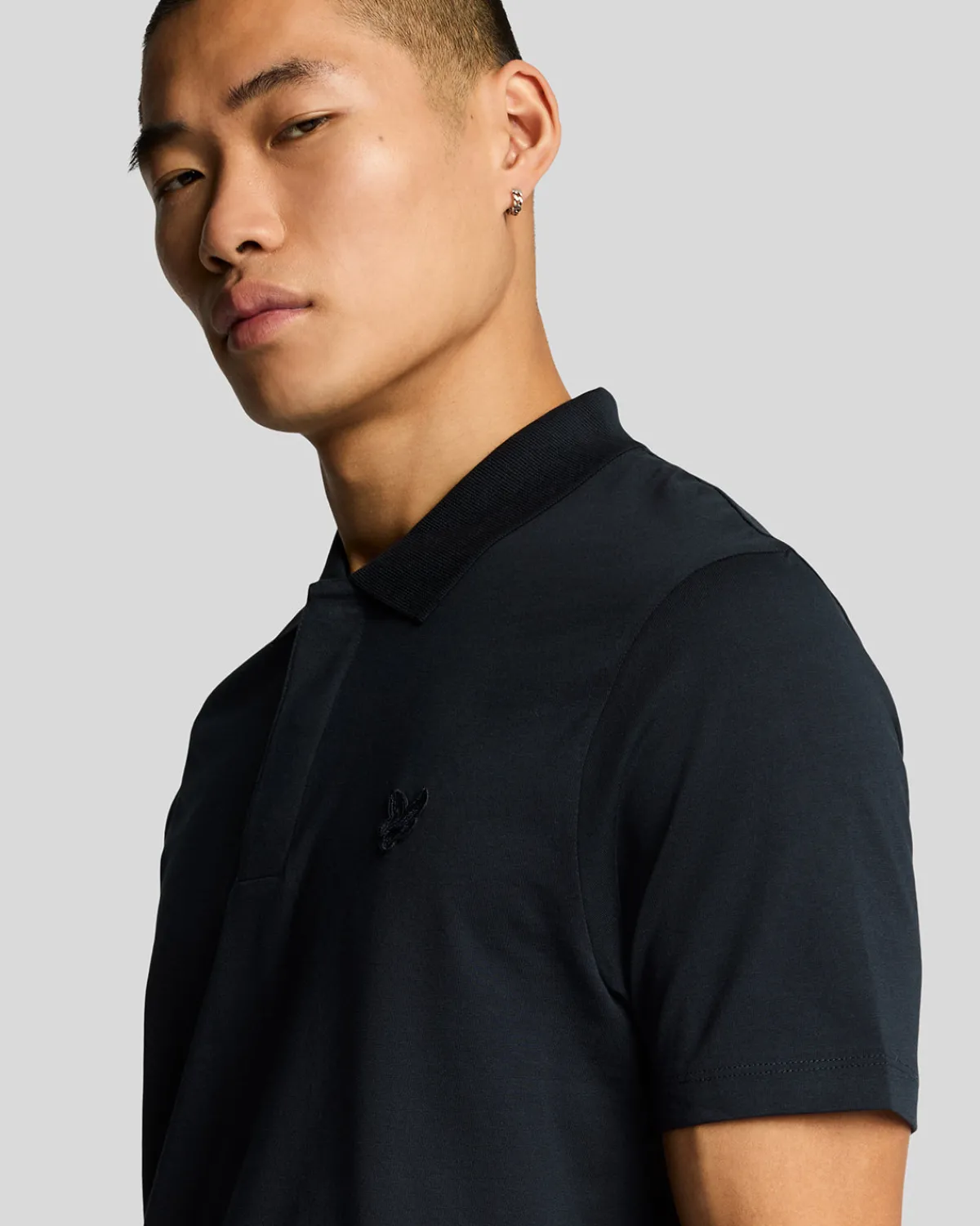 tonal_eagle_polohemd_aus_superfeiner_baumwolle_3-1.webp Lyle & Scott Reframed | Polohemden<Tonal Eagle Polohemd aus superfeiner Baumwolle DarkNavy