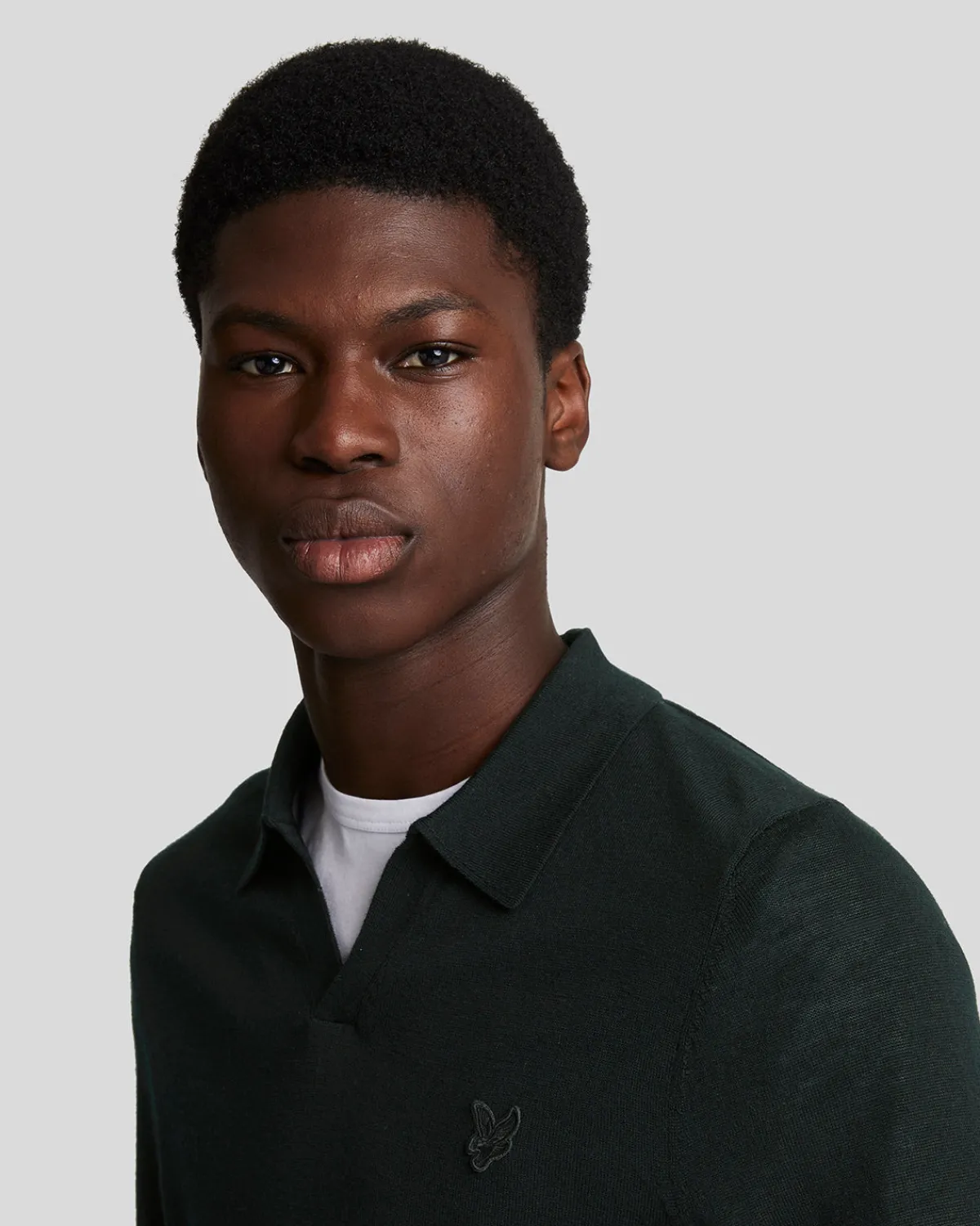 tonal_eagle_pullover_mit_kragen_aus_merino_3.webp Lyle & Scott Reframed<Tonal Eagle Pullover mit Kragen aus Merino JetBlack