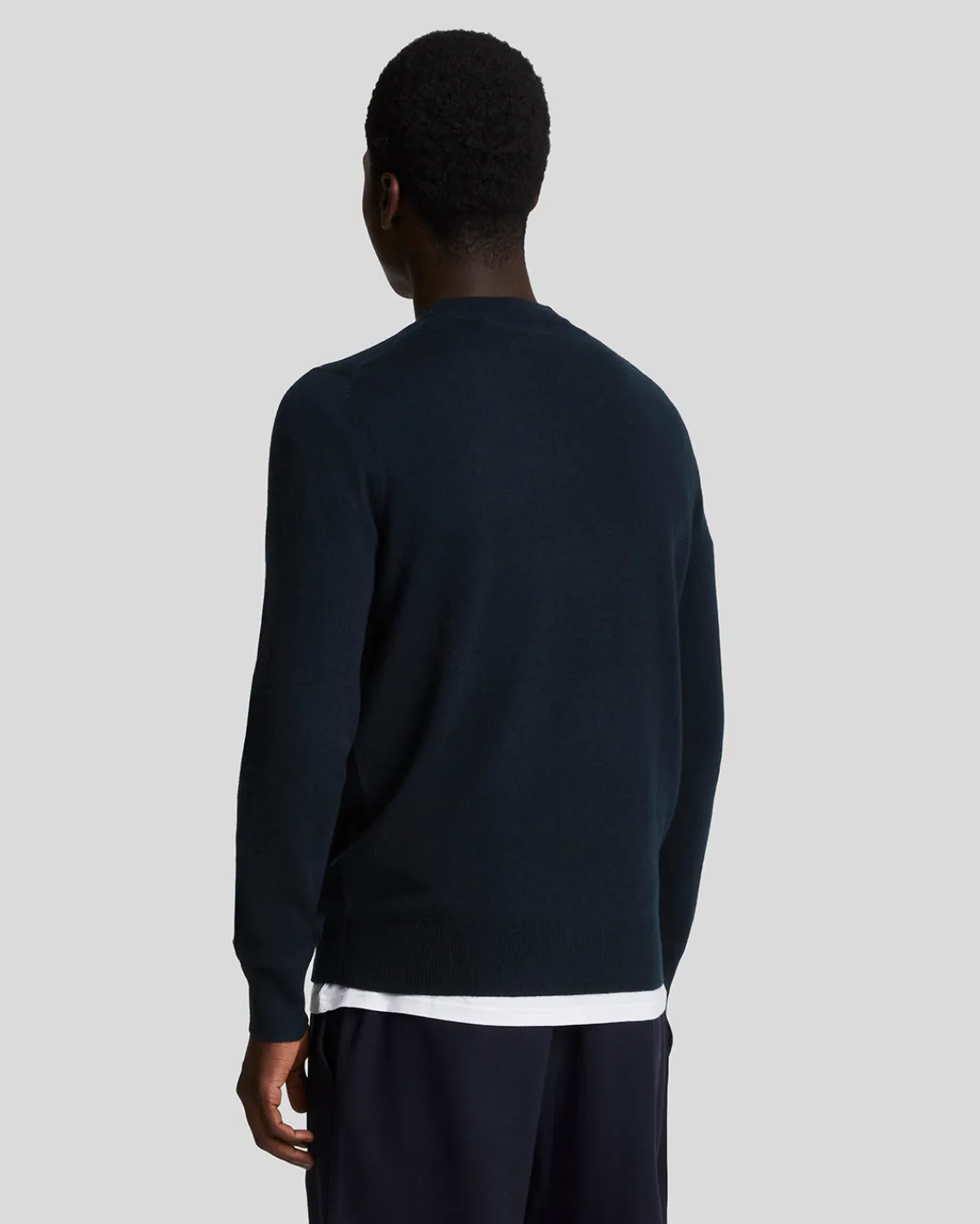 tonal_eagle_pullover_mit_rundhalsausschnitt_aus_lambswool_2-1.webp Lyle & Scott Reframed<Tonal Eagle Pullover mit Rundhalsausschnitt aus Lambswool DarkNavy