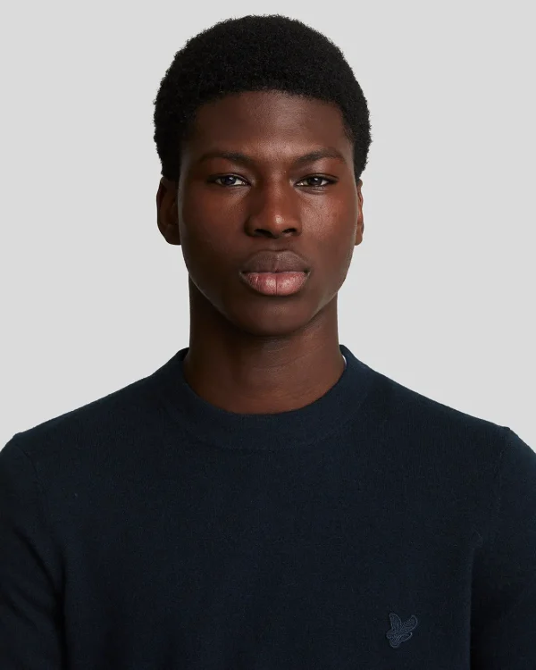 Lyle & Scott Reframed<Tonal Eagle Pullover mit Rundhalsausschnitt aus Lambswool DarkNavy