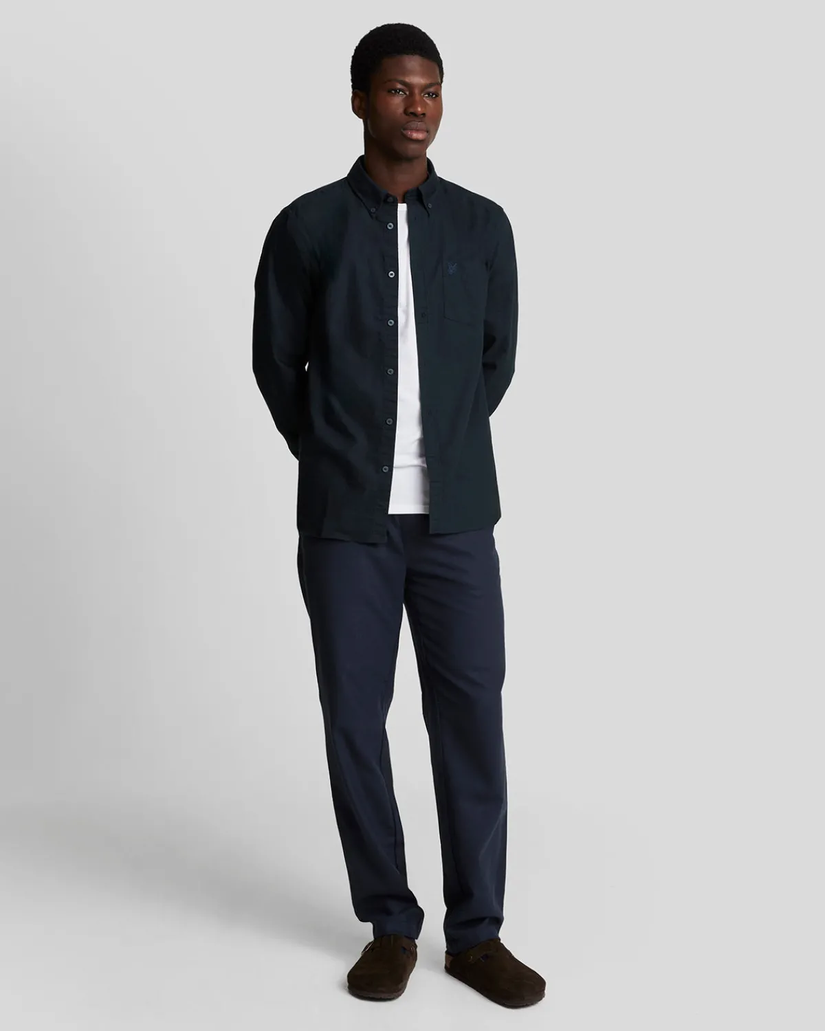 tonal_eagle_schlichtes_oxford_hemd_1-2.webp Lyle & Scott Reframed | Hemden<Tonal Eagle Schlichtes Oxford Hemd DarkNavy