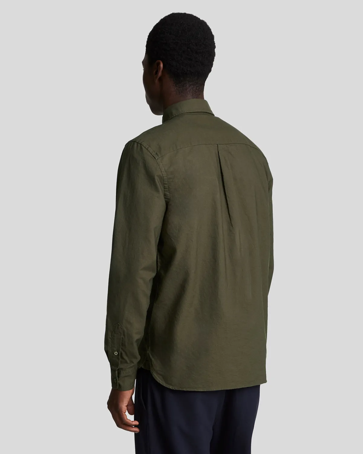 tonal_eagle_schlichtes_oxford_hemd_2-1.webp Lyle & Scott Reframed | Hemden<Tonal Eagle Schlichtes Oxford Hemd Olive
