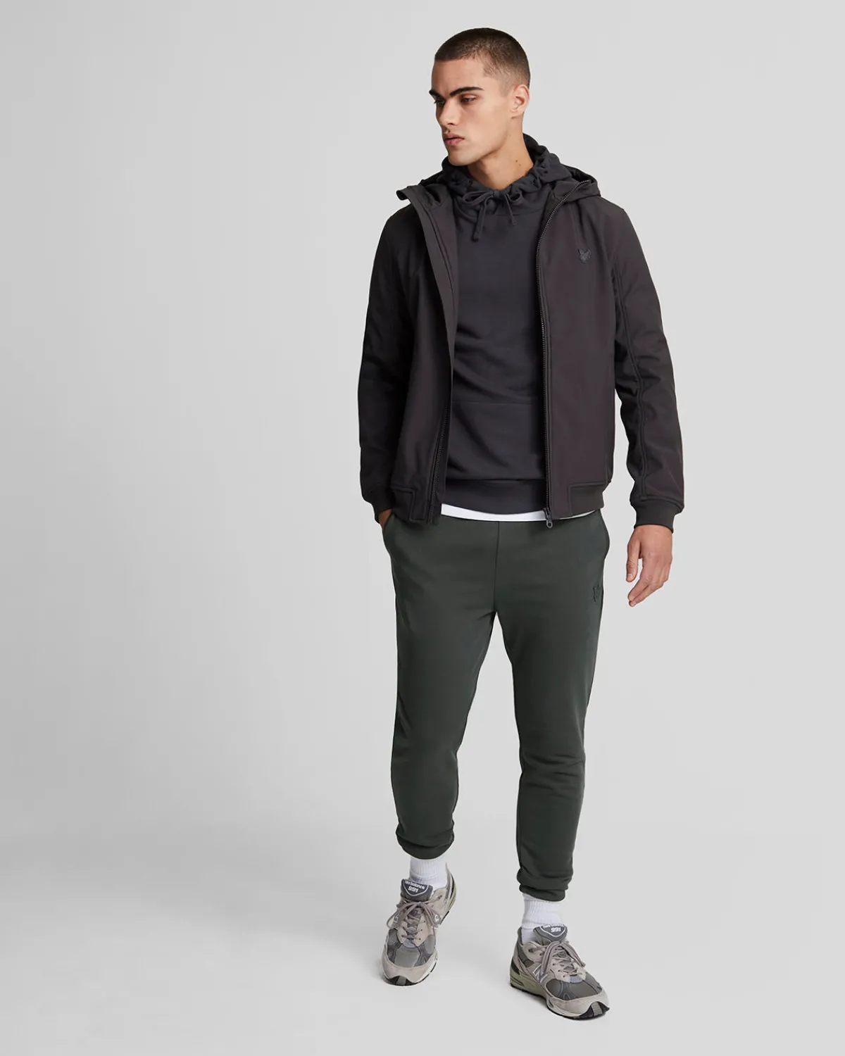 tonal_eagle_skinny_sweatpant_1-1.webp Lyle & Scott Reframed | Jogger<Tonal Eagle Skinny Sweatpant Gunmetal