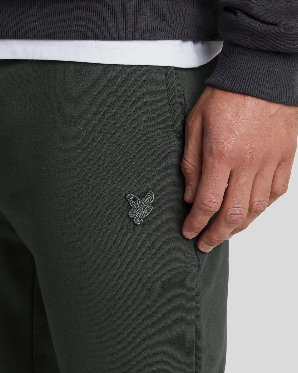 tonal_eagle_skinny_sweatpant_3-1.webp Lyle & Scott Reframed | Jogger<Tonal Eagle Skinny Sweatpant Gunmetal