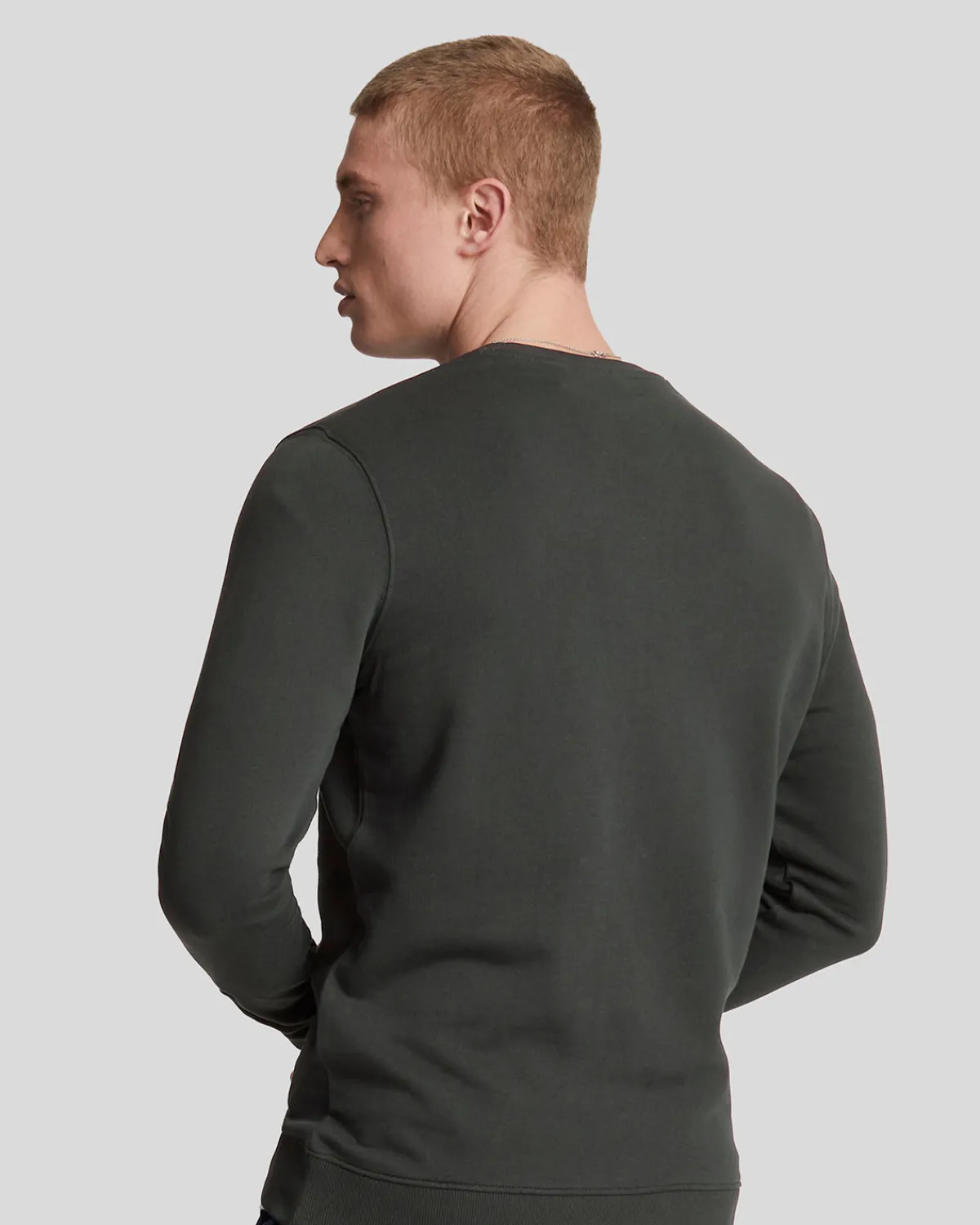 tonal_eagle_sweatshirt_mit_rundhalsausschnitt_2-2.webp Lyle & Scott Reframed | Sweatshirts<Tonal Eagle Sweatshirt mit Rundhalsausschnitt Gunmetal