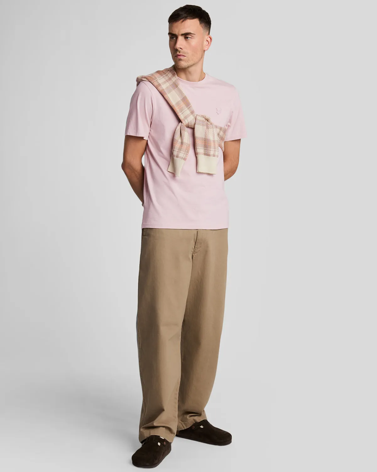 tonal_eagle_tshirt_1-1.webp Lyle & Scott Reframed | T-shirts<Tonal Eagle T-Shirt PinkSalt