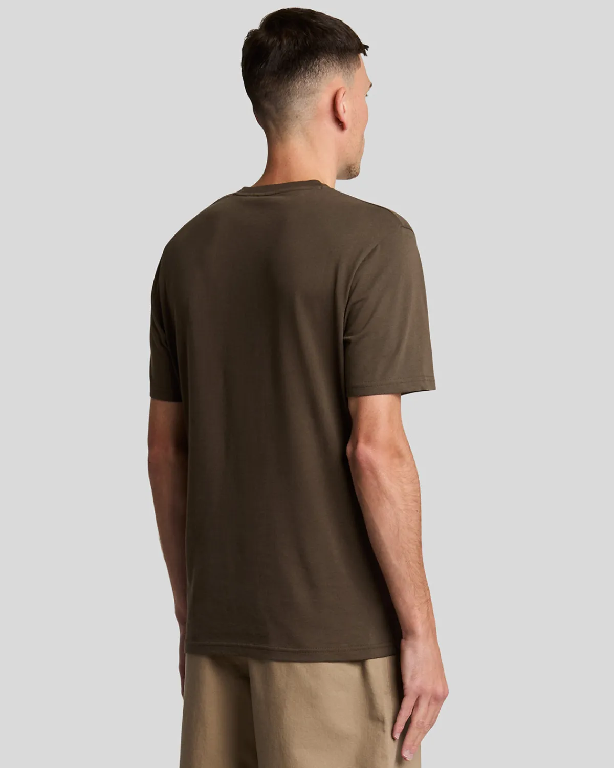 tonal_eagle_tshirt_2.webp Lyle & Scott Reframed | T-shirts<Tonal Eagle T-Shirt FormGreen