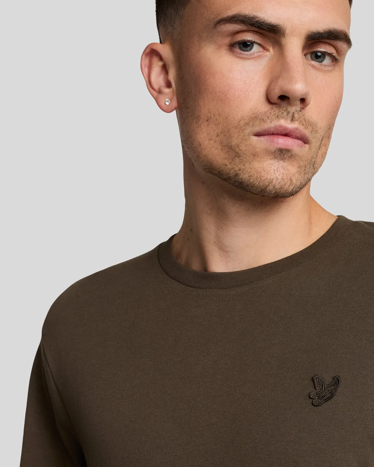 tonal_eagle_tshirt_3.webp Lyle & Scott Reframed | T-shirts<Tonal Eagle T-Shirt FormGreen