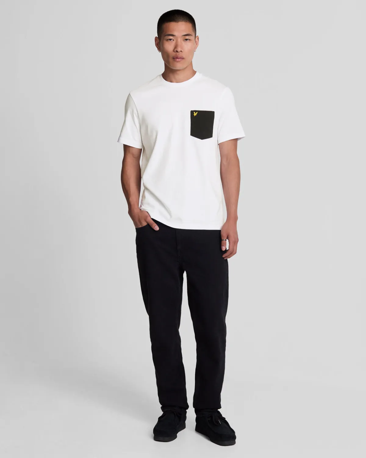 tshirt_mit_kontrasttaschen_1-1.webp Lyle & Scott Vermächtnis | T-shirts<T-Shirt mit Kontrasttaschen Weiß/JetSchwarz