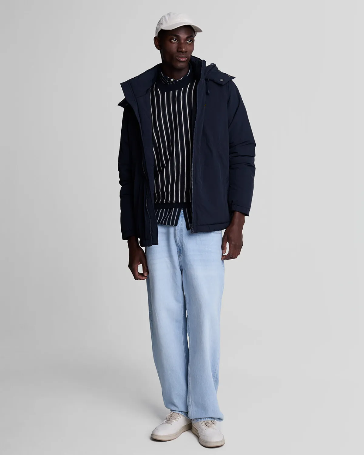 vertikal_gestreifter_pullover_mit_rundhalsausschnitt_1.webp Lyle & Scott Pullover & Strickwaren<Vertikal gestreifter Pullover mit Rundhalsausschnitt DarkNavy