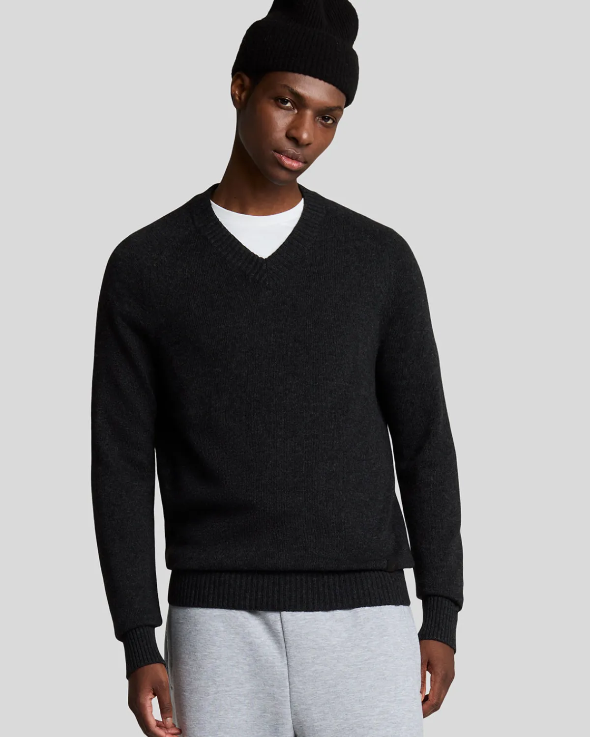 year_knitwear__pullover_mit_vausschnitt_0.webp Lyle & Scott 150 Jahre Strickwaren | Pullover & Strickwaren<150 Year Knitwear - Pullover mit V-Ausschnitt BlackHeather