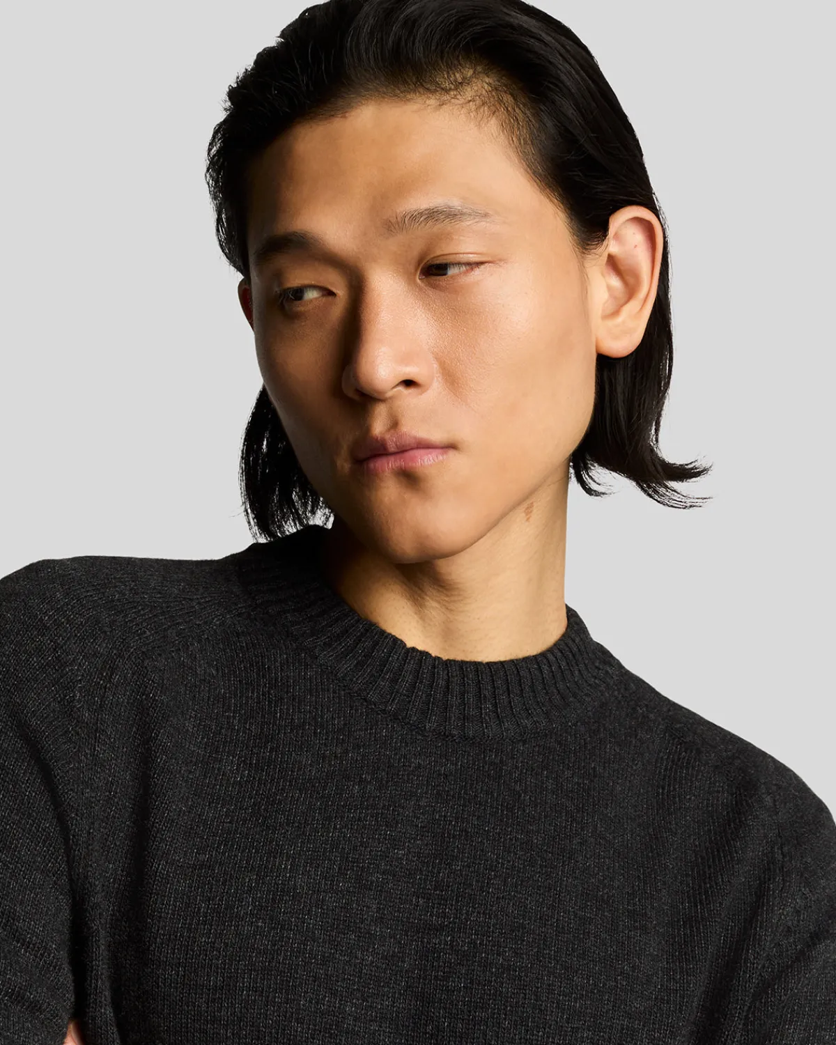 year_knitwear__rundhalspullover_3-4.webp Lyle & Scott 150 Jahre Strickwaren | Pullover & Strickwaren<150 Year Knitwear - Rundhals-Pullover BlackHeather