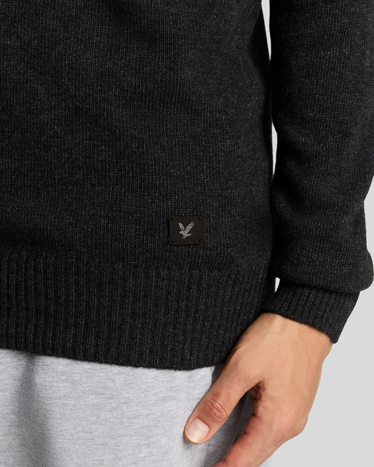 year_knitwear__rundhalspullover_4-4.webp Lyle & Scott 150 Jahre Strickwaren | Pullover & Strickwaren<150 Year Knitwear - Rundhals-Pullover BlackHeather
