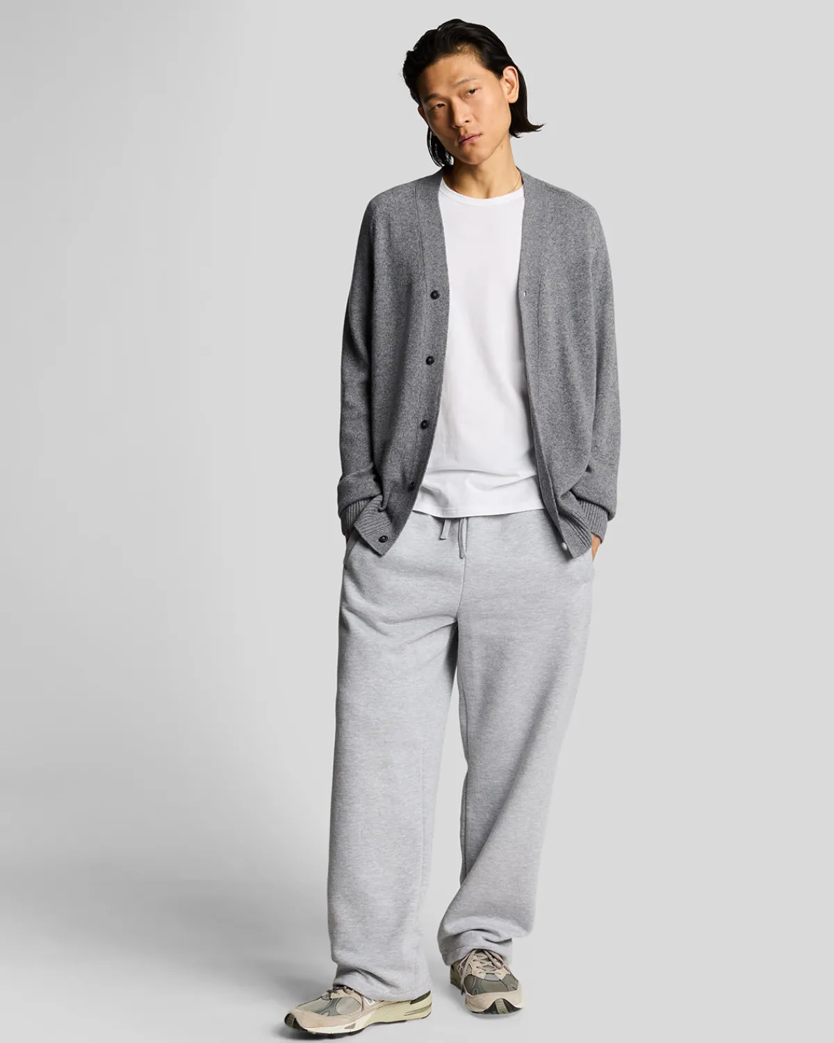 year_knitwear__strickjacke_mit_vausschnitt_1.webp Lyle & Scott 150 Jahre Strickwaren | Pullover & Strickwaren<150 Year Knitwear - Strickjacke mit V-Ausschnitt GreyHeather