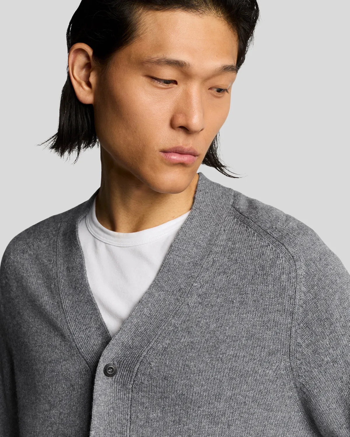 year_knitwear__strickjacke_mit_vausschnitt_2.webp Lyle & Scott 150 Jahre Strickwaren | Pullover & Strickwaren<150 Year Knitwear - Strickjacke mit V-Ausschnitt GreyHeather